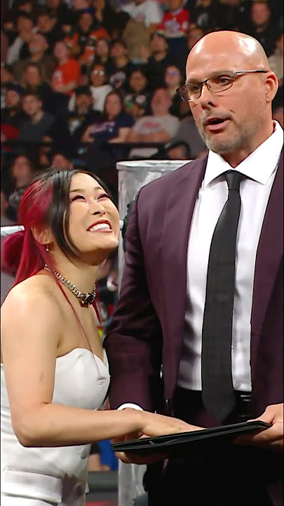 IYO SKY reminding everybody who the WOMEN'S WORLD CHAMPION IS! 💥👏✍️