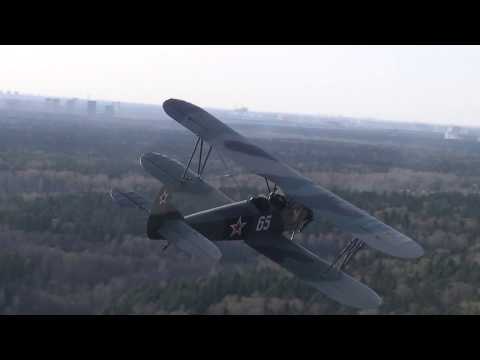 Невероятно красивая съемка полета По-2!!! Polikarpov Po-2 flight.