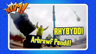 Arbrawf Pendil Mawr | Welsh Giant Pendulum Experiment | Boom! S4C