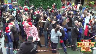 Guinness World Record Breaking Kiss at Six Flags