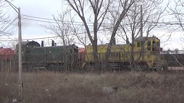 | RAW VIDEO | Two Ex- EJ&E Switchers Pull a Freight Out Of a Yard In Gary, IN. 12/30/16