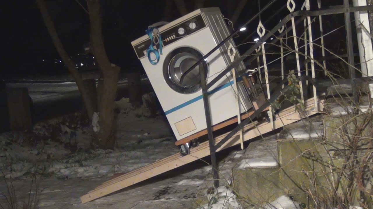 MacGyver Moments: Lifting Washing Machines Up The Stairs - YouTube