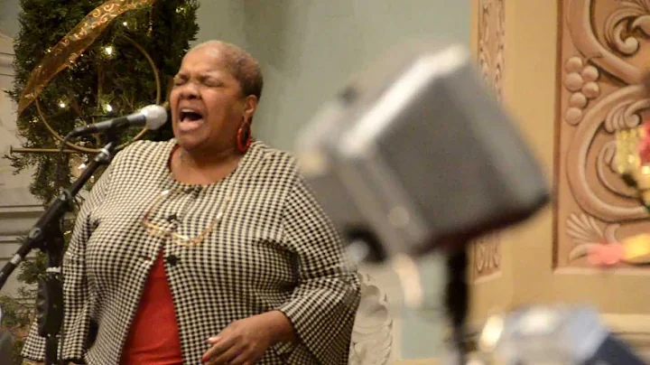 O Holy Night - Michelle Crenshaw vocalist, midnigh...
