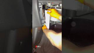 Opel Corsa D cabin air filter replacement.