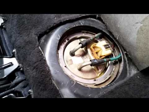 Como trocar a bomba de combustível do carro