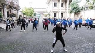 Senam Nan Ko Paham versi dangdut koplo. Politeknik Mercusuar Kediri