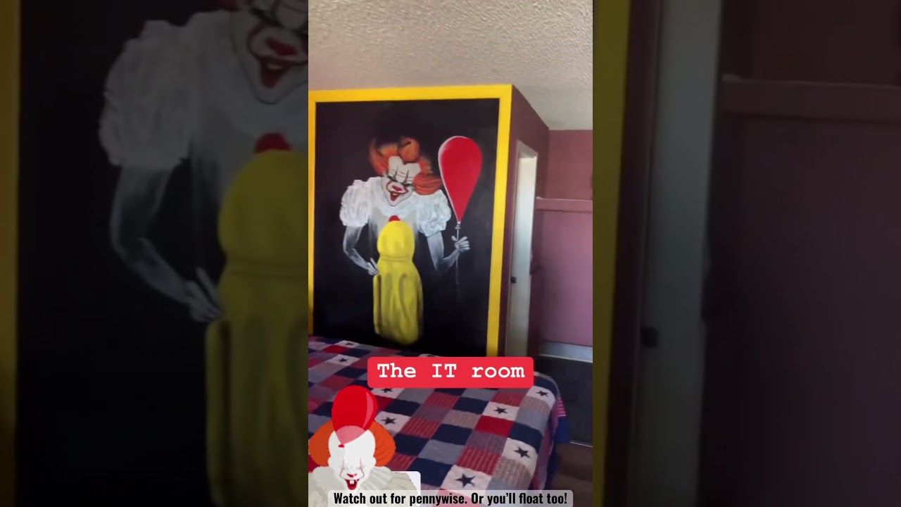 🤡 😱 😳 The world famous clown motel! Wtf! 