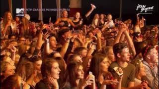 Jess Glynne - Hold My Hand (Live at MTV Crashes Plymouth 2016)