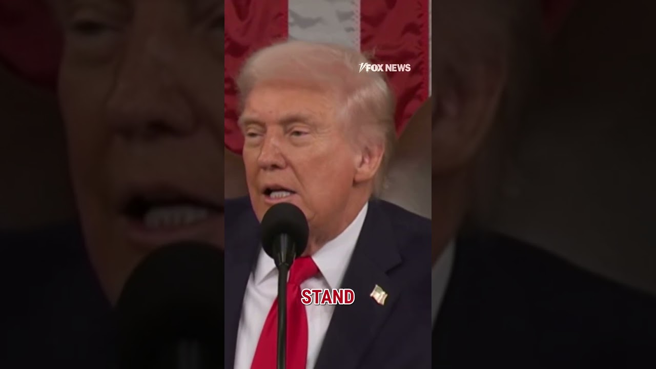 'HOW DO YOU NOT STAND?': Trump calls out Democrats during SOTU #foxnews #shorts #trump