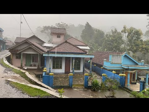 Heavy Rain and Thunder Accompanied by Strong Lightning  Walk on the Mountains of Sadahayu Village