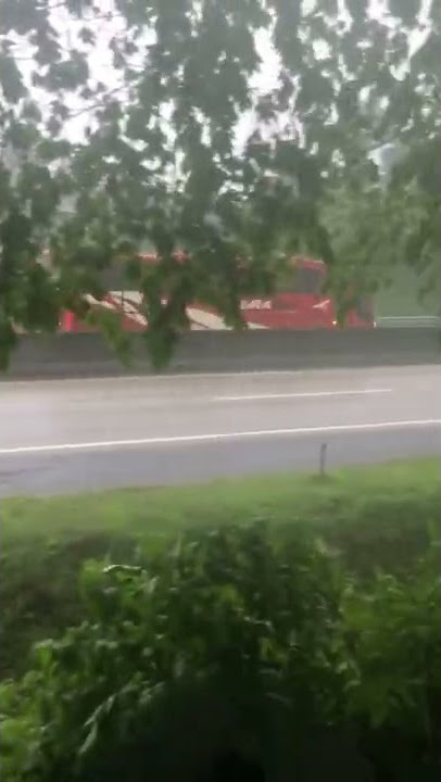 Bus Agra Mas Single Glass, Posisi Hujan Deras #shorts #trending #viral