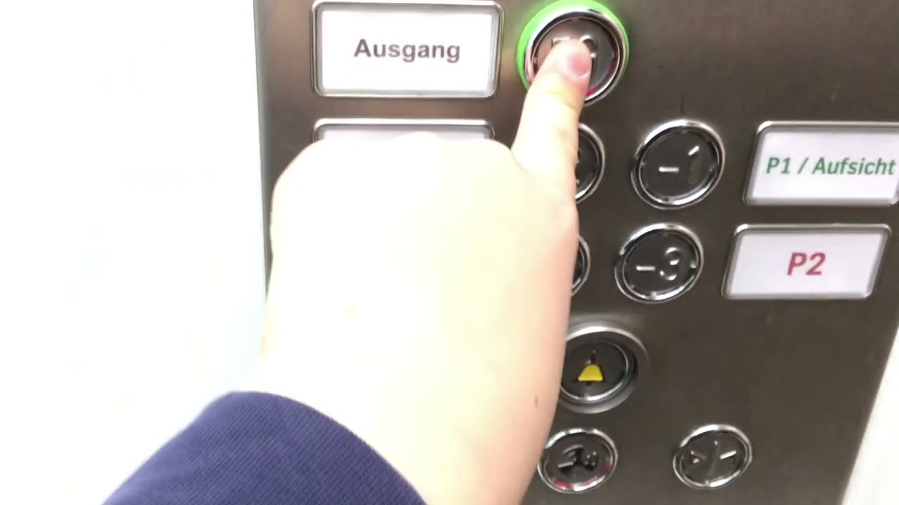 Stuttgarter Tiefgarage (Neben Feinkost-Böhm)