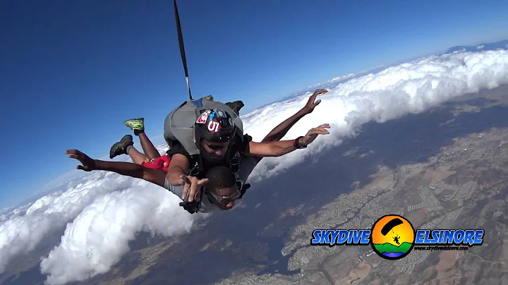Darien Foster  Tandem skydiving at Skydive Elsinore