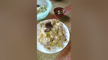 Bữa cơm đạm bạc của anh em công nhân