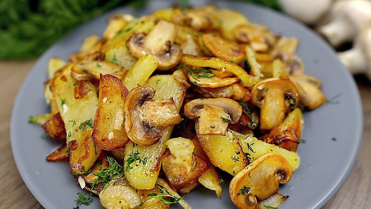 Rezept für leckere Bratkartoffeln mit Champignons in einer Pfanne!