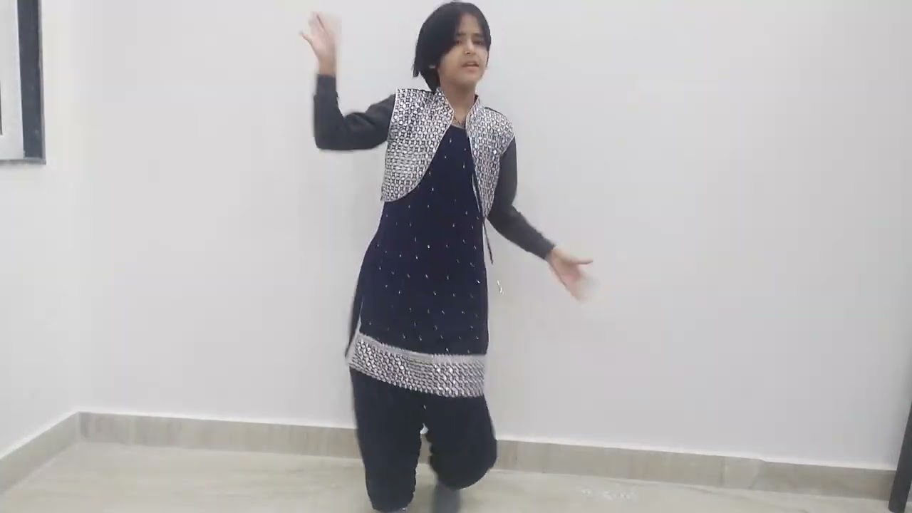 Shaky shaky dance by saumya shri 🥰🥰🥰🥰🥰