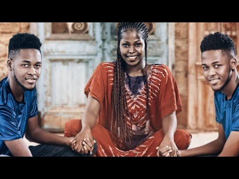 Video: Sahani Ya Mwaka Mpya - Bata Iliyojaa Mchele Na Komamanga