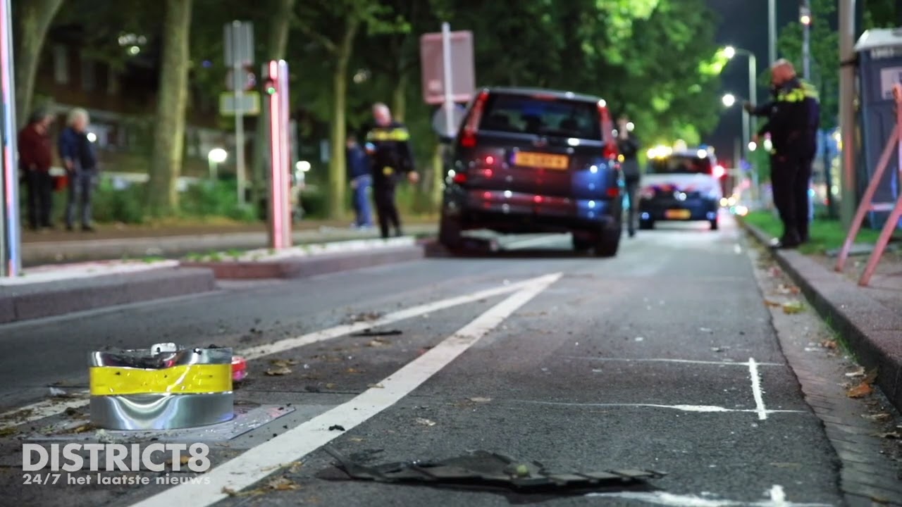 Automobilist 45 klapt op horrorpoller  Escamplaan Den Haag