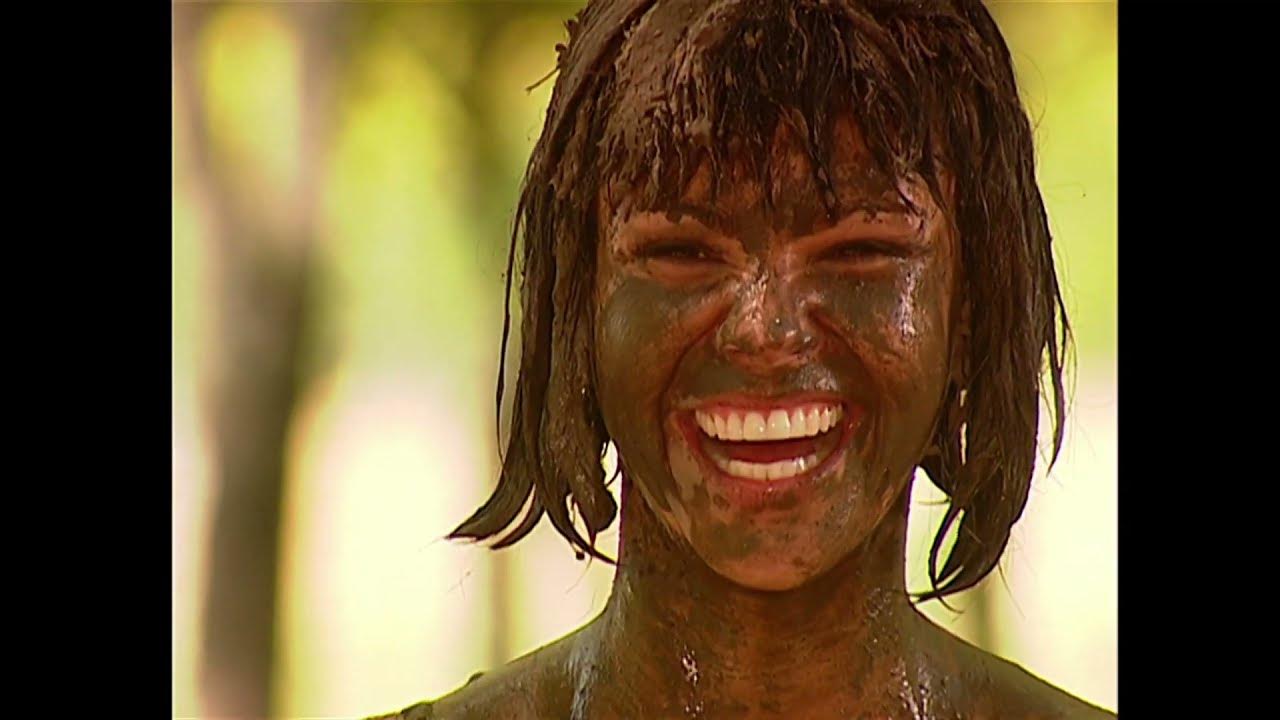 La Tormenta - the Maria Teresa vs Isabela mud fight - The mud fight between María Teresa (Natalia Streignard) and Isabela (Natasha Klauss) from 2005-2006 Colombian telenovela La Tormenta, episode 98. 