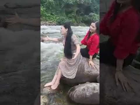 Video Anh Thơ hát song ca cùng chú bộ đội - Gửi Em Ở Cuối... - youtube