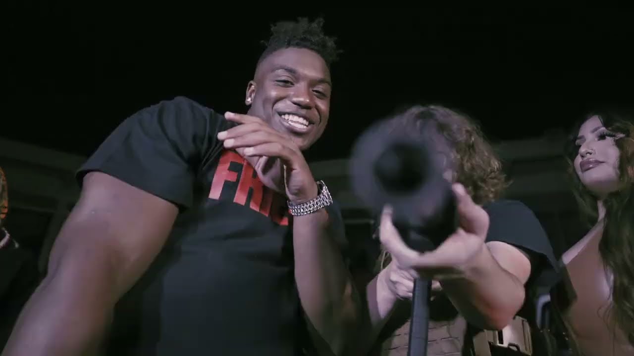 Don't Panic (Official Video) adlı videoyu YouTube'da izle Don't Panic (Official Video) adlı videoyu YouTube'da izle