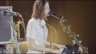 Miniatura de vídeo de "Nina Nesbitt - 'The Moments I'm Missing' | BRITs Session"