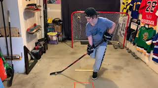 Single leg mobility while stickhandling