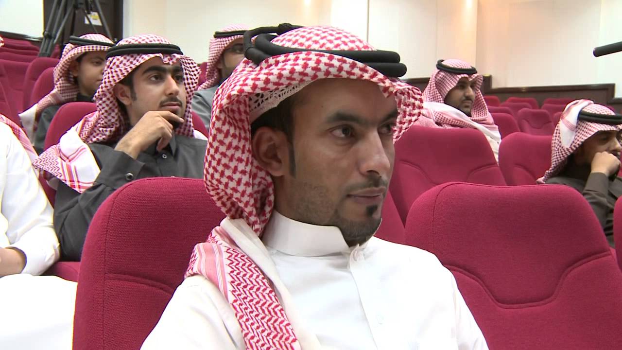 لقاء الخميس للشباب مع د/ فارس بن عايض الهمزاني