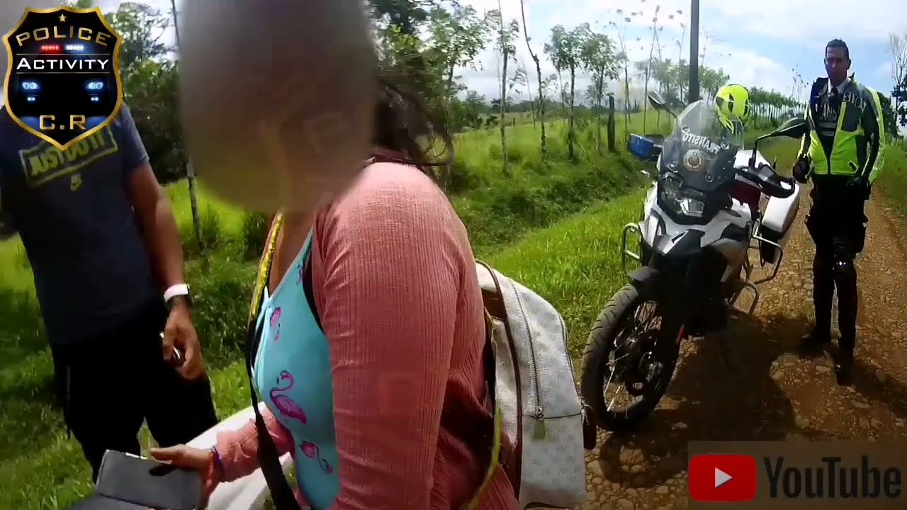 Hay que seguirlos en calle de lastre! !! Policía de Tránsito