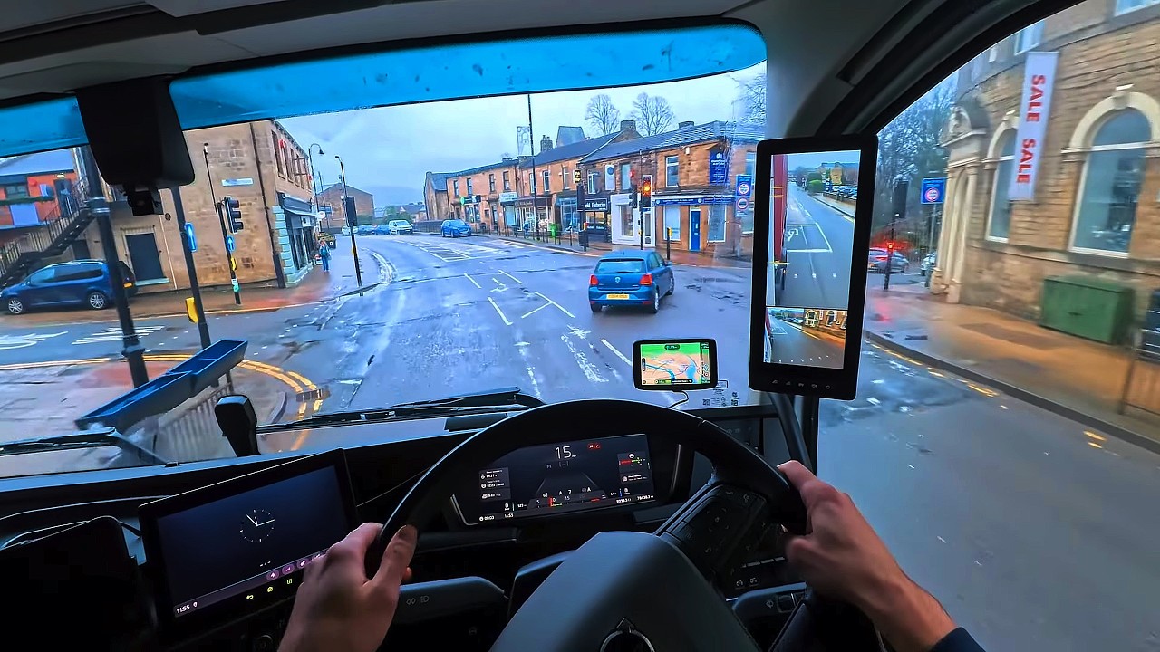 POV TRUCK DRIVING IN THE RAIN! - England - Volvo