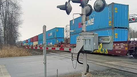 [GP9 TRAILING] CN train M35651-13 at Hampton!