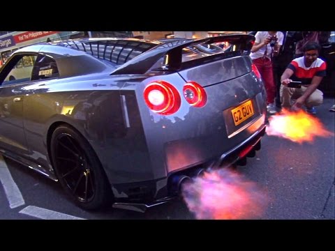 Insane Nissan GTR R35 HUGE FLAMES!!
