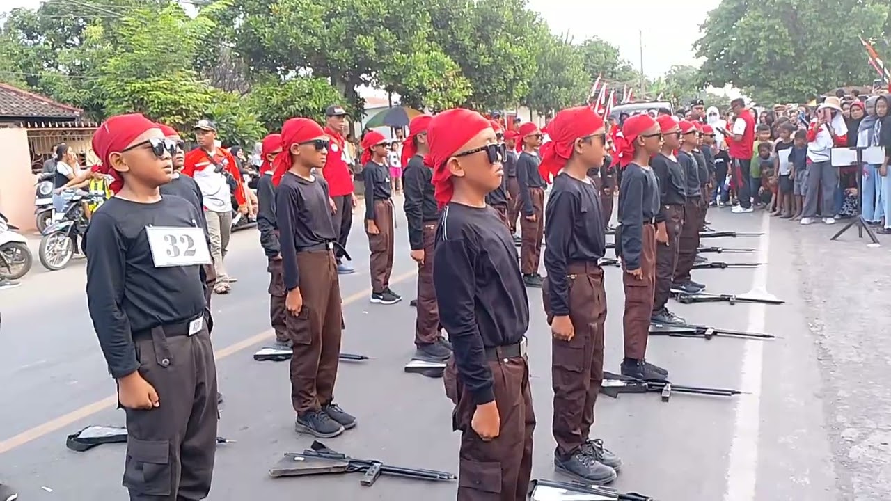 Variasi gerak jalan SDN 3 Pringgabaya bikin penonton heboh
