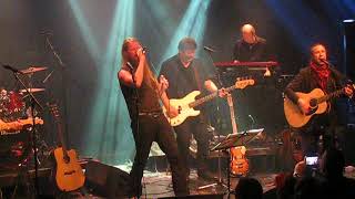 Jouni Hynynen & The Leavings - Unelmia ja Toimistohommia (Live) chords