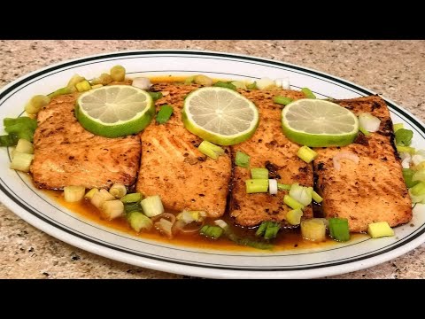 سمك سلمون بصوص الليمون والزيت والثوم بتركاتي