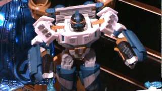Transformers Sea Spray, Leader Class Starscream, Battle Damaged Prime and more - Toy Fair 2010