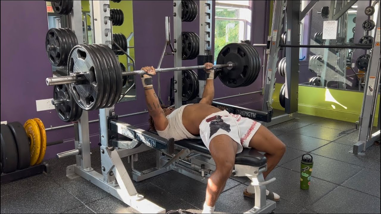 Getting revenge on 405 || bench press edition - YouTube