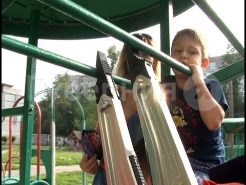 Мальчик застрял в трубах детского городка в Хабаровске. MestoproTV