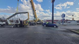 Second victim dies after Denny's sign crushes car in Elizabethtown