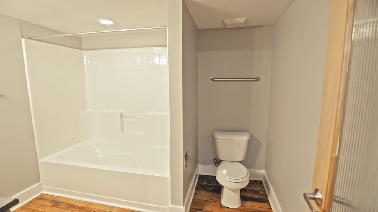 Apartment at 3301 Colerain Ave Cincinnati OH 1BD 1BA City Center