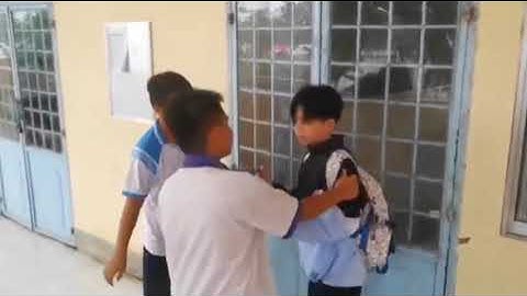 Đây là clip về bạo lực học đường do chi đội lớp 8b1 trường THCS và THPT đông thái...