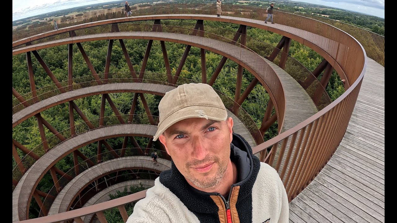 Egeskov pilis ir įspūdingas apžvalgos bokštas