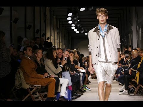 Hermès Spring 2022 Menswear Fashion Show  Menswear, Mens outfits, Fashion  show men