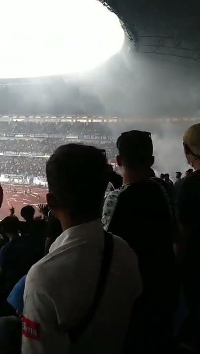 provokator psis vs arema dihajar sampe baju sobek