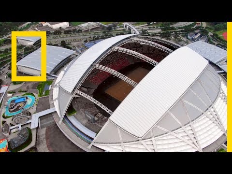 فيديو: منزل مستدام من أربعة مستويات في البرازيل يعرض العمارة الحديثة الجريئة