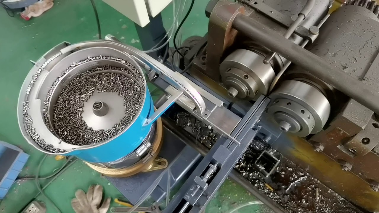 Automatic used thread rolling machine with vibration bowl - YouTube