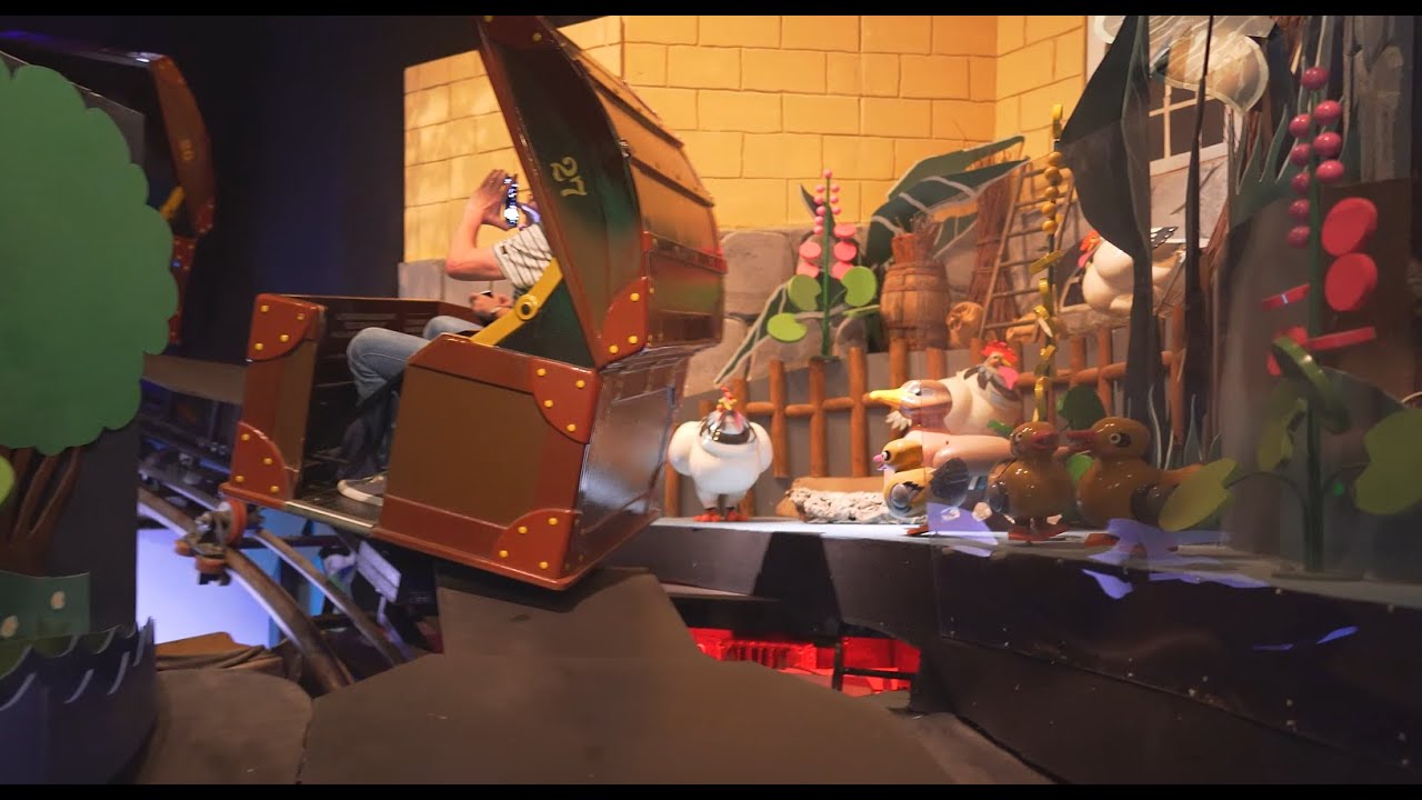 Denmark, Copenhagen, Tivoli, DEN FLYVENDE KUFFERT