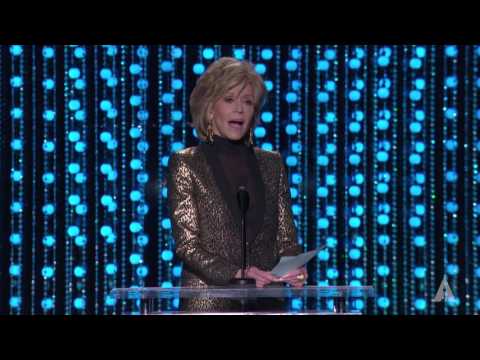 Jane Fonda honors Debbie Reynolds at the 2015 Governors Awards