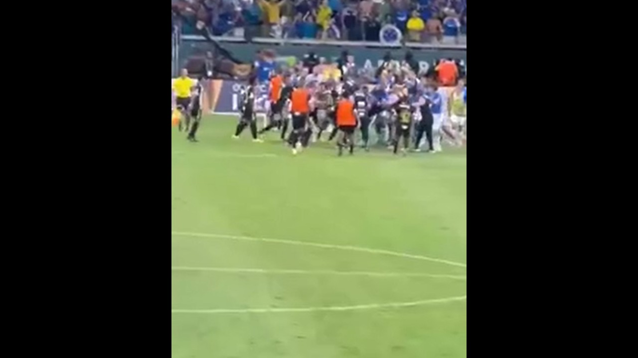 23 red cards: Soccer game ends in mass brawl - YouTube
