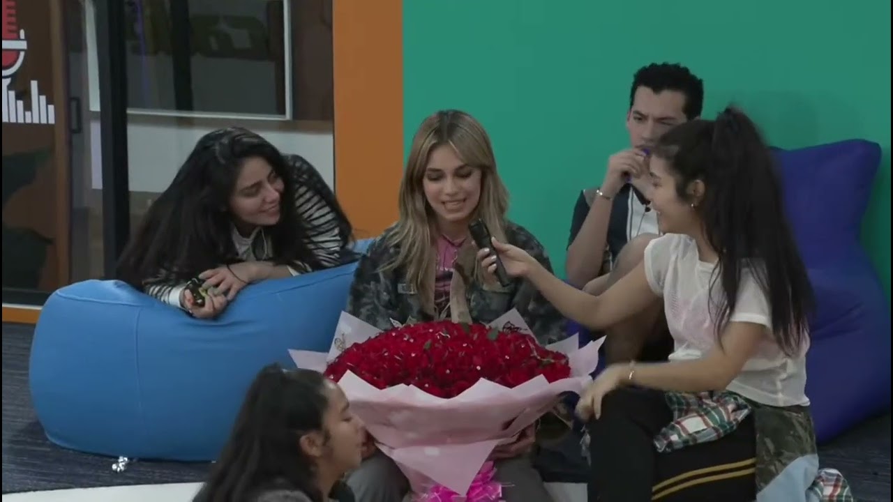 Mar recibe flores por su Cumpleaños | La Academia 2024
